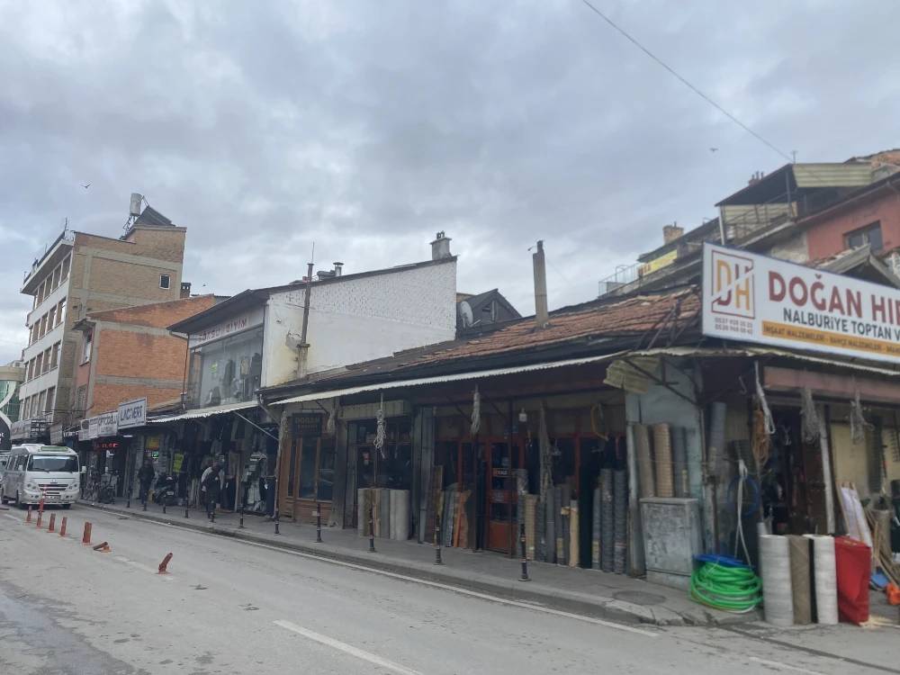 Konya'da herkesin hayatında en az 1 kez alışveriş yaptığı çarşı yıkılıyor 5